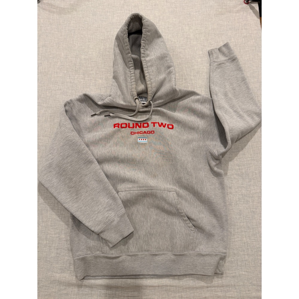 Round Two Chicago Hoodie Gray Red Embroidered Logo Sweatshirt Mens Medium USA
